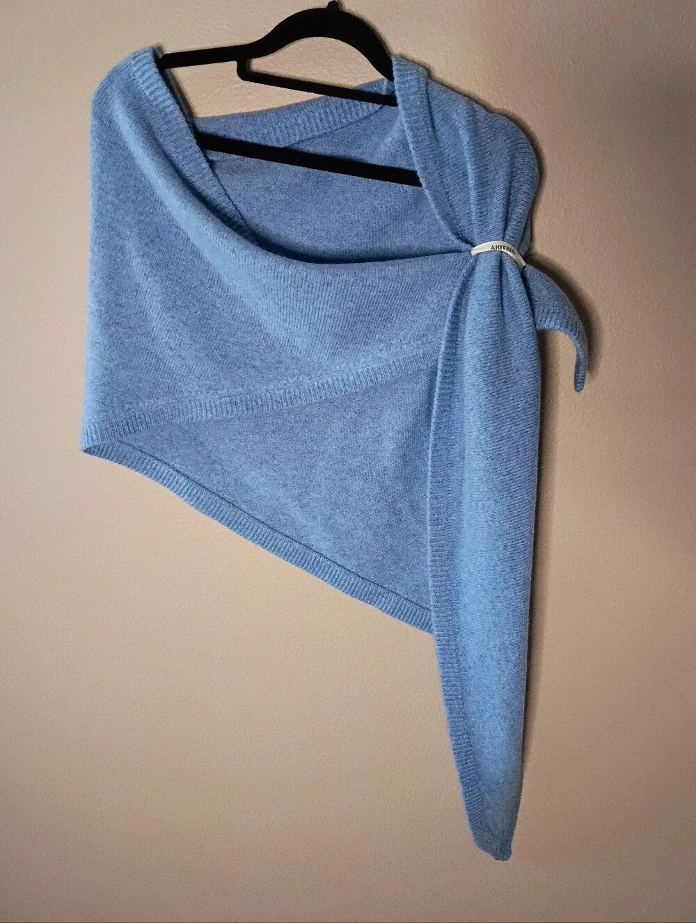 Aritzia 100% Cashmere Triangle Scarf Wrap in Heather Azurine Blue One Size NWT
